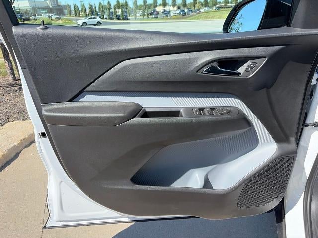 2027 Chevrolet Bolt FWD 4dr LT