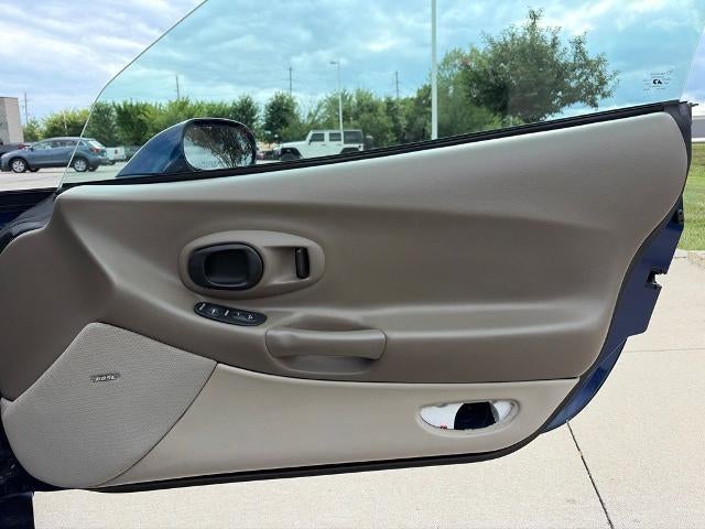 2004 Chevrolet Corvette Base