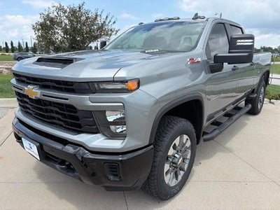 2026 Chevrolet Silverado 2500 HD Crew Cab Standard Box 4-Wheel Drive Custom