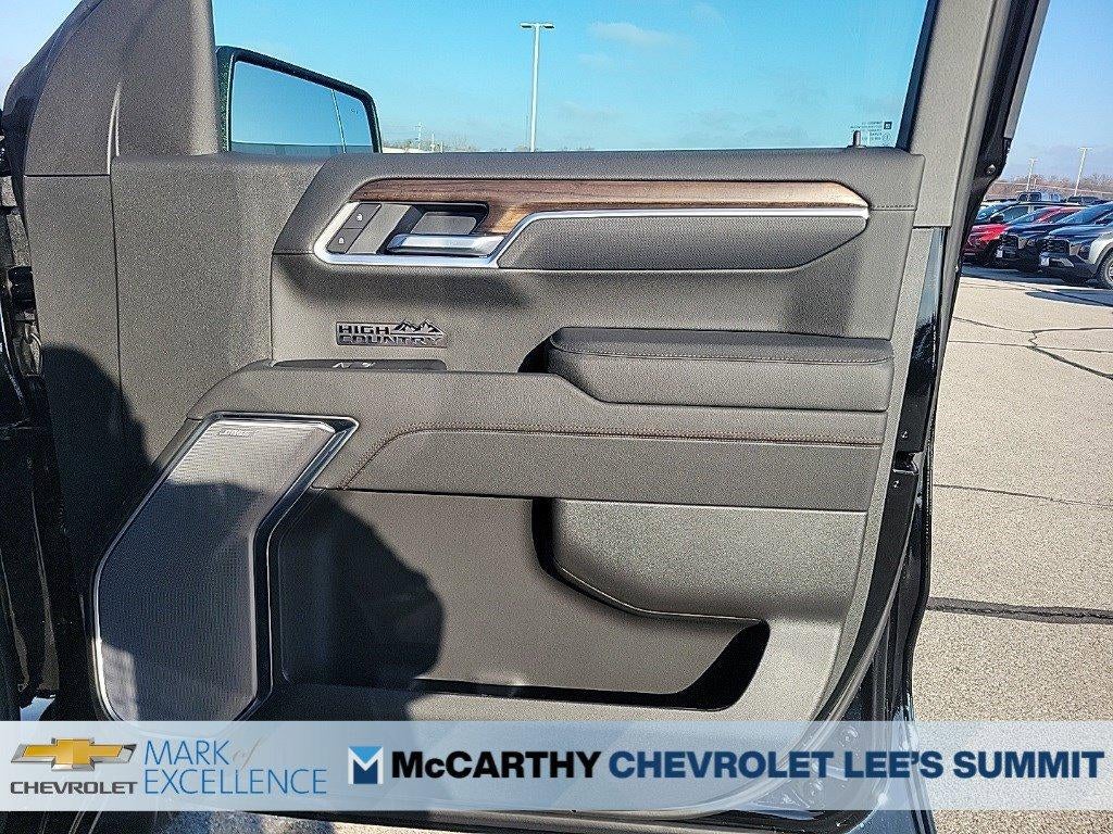 2026 Chevrolet Silverado 1500 Crew Cab Short Box 4-Wheel Drive High Country