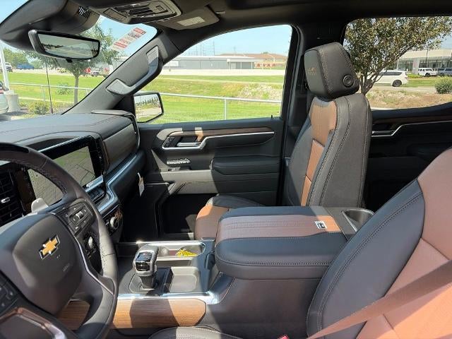 2026 Chevrolet Silverado 1500 Crew Cab Short Box 4-Wheel Drive High Country