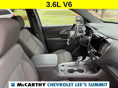 2023 Chevrolet Traverse LT Cloth