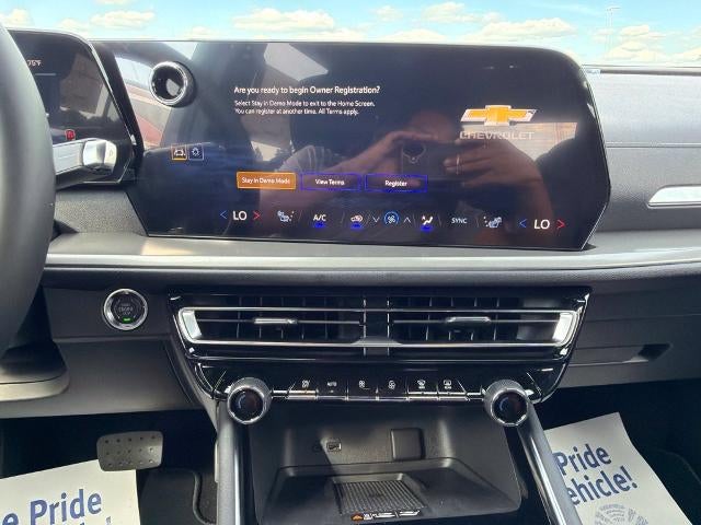 2027 Chevrolet Traverse LT w/2LT