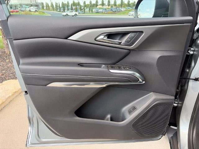 2027 Chevrolet Traverse LT w/2LT
