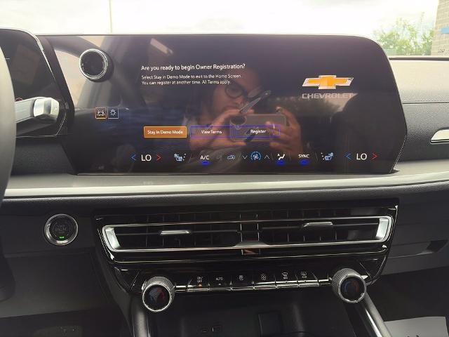 2027 Chevrolet Traverse LT w/2LT