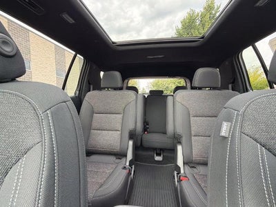 2027 Chevrolet Traverse LT w/2LT