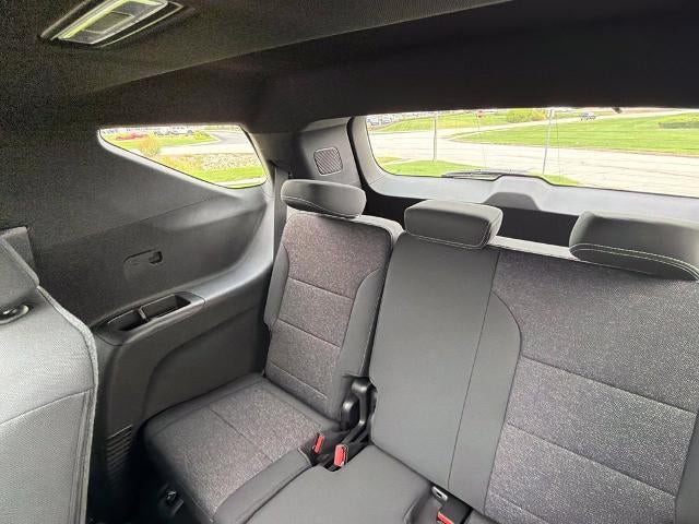 2027 Chevrolet Traverse LT w/2LT