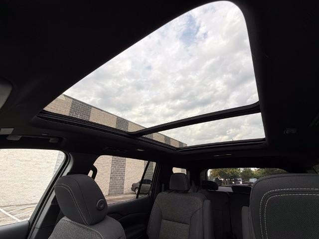 2027 Chevrolet Traverse LT w/2LT