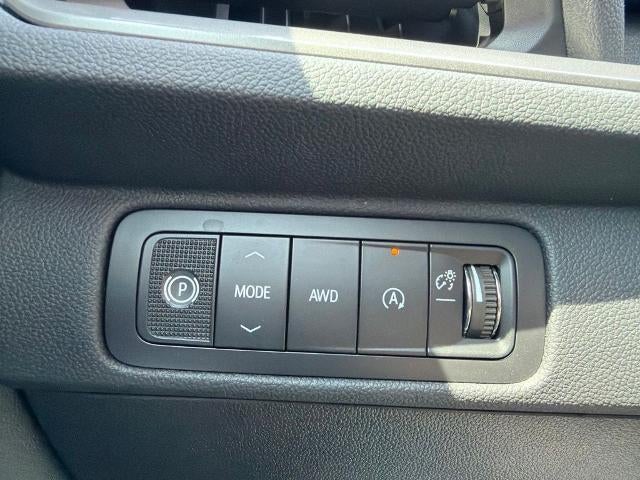 2027 Chevrolet Traverse LT w/2LT