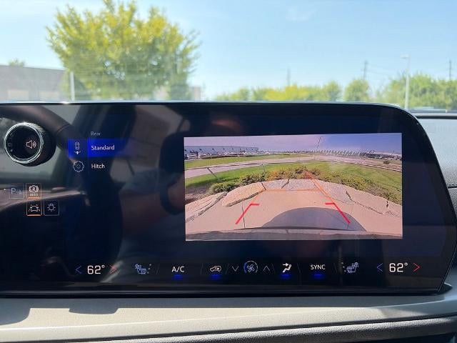 2027 Chevrolet Traverse LT w/2LT