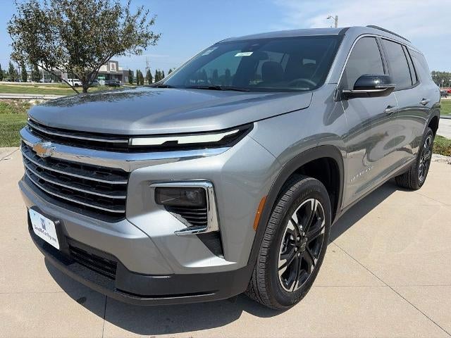 2027 Chevrolet Traverse LT w/2LT