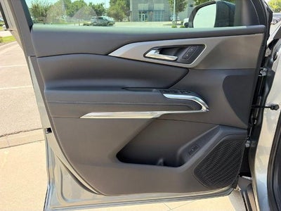 2027 Chevrolet Traverse LT w/2LT