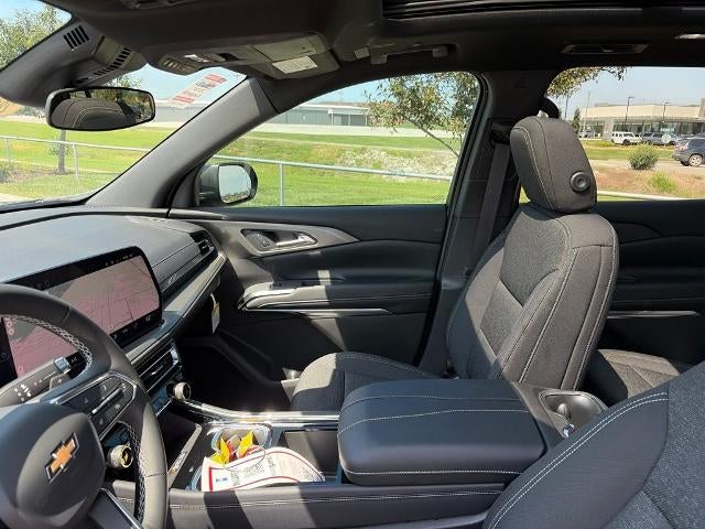 2027 Chevrolet Traverse LT w/2LT