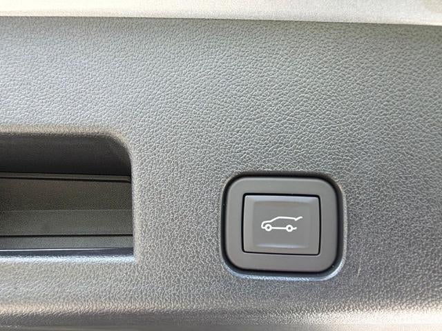2027 Chevrolet Traverse LT w/2LT