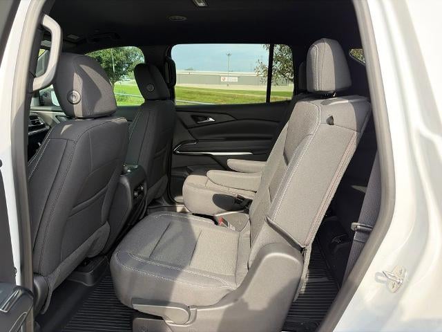 2027 Chevrolet Traverse LT w/2LT