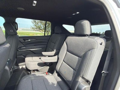 2027 Chevrolet Traverse LT w/2LT
