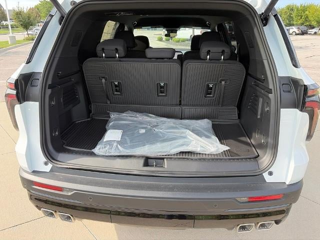 2027 Chevrolet Traverse LT w/2LT