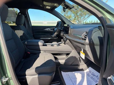 2027 Chevrolet Traverse LT w/2LT