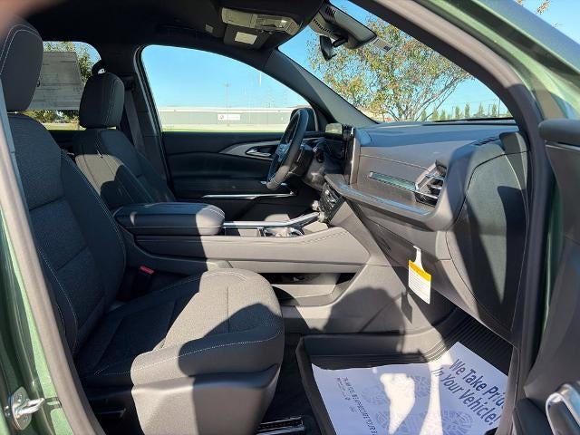 2027 Chevrolet Traverse LT w/2LT