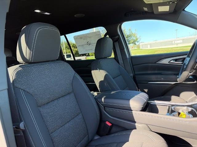 2027 Chevrolet Traverse LT w/2LT