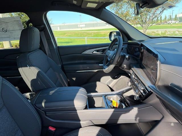 2027 Chevrolet Traverse LT w/2LT