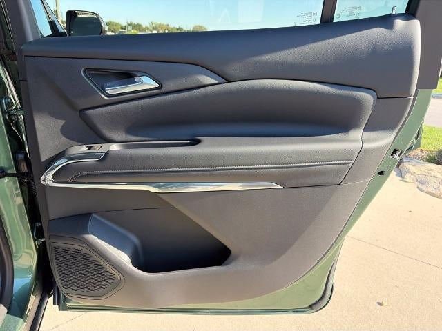 2027 Chevrolet Traverse LT w/2LT