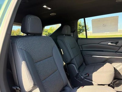 2027 Chevrolet Traverse LT w/2LT