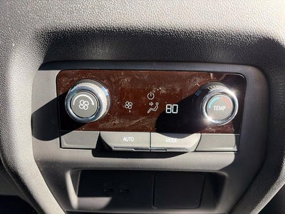 2027 Chevrolet Traverse LT w/2LT
