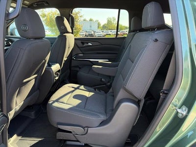 2027 Chevrolet Traverse LT w/2LT