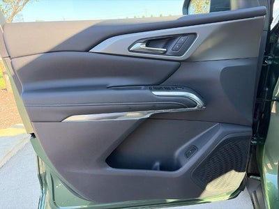 2027 Chevrolet Traverse LT w/2LT
