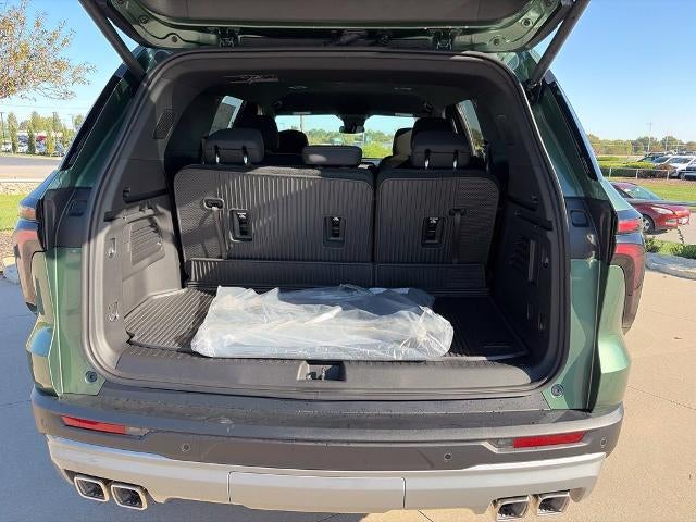 2027 Chevrolet Traverse LT w/2LT