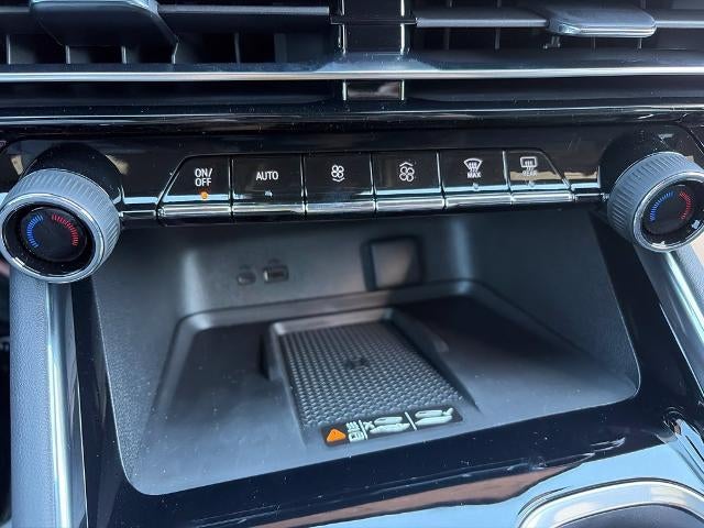 2027 Chevrolet Traverse LT w/2LT