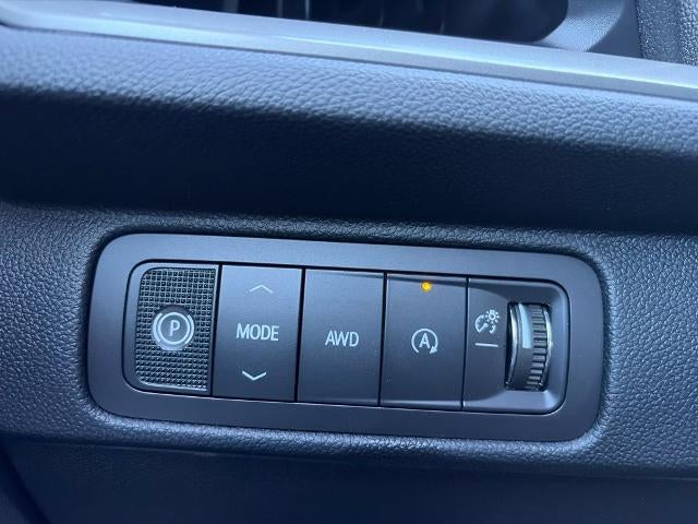 2027 Chevrolet Traverse LT w/2LT