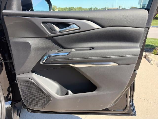 2027 Chevrolet Traverse LT w/2LT