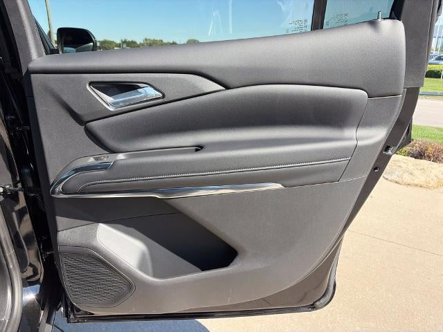 2027 Chevrolet Traverse LT w/2LT