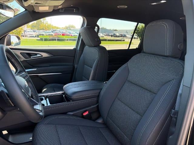 2027 Chevrolet Traverse LT w/2LT