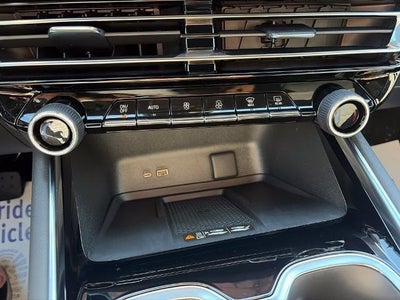 2027 Chevrolet Traverse LT w/2LT