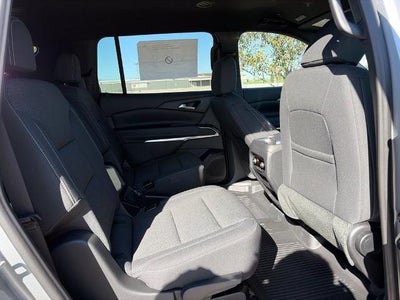 2027 Chevrolet Traverse LT w/2LT