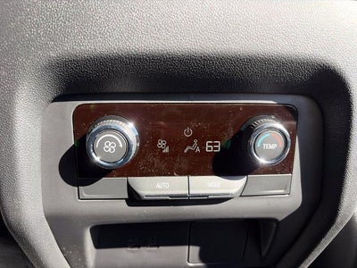 2027 Chevrolet Traverse LT w/2LT