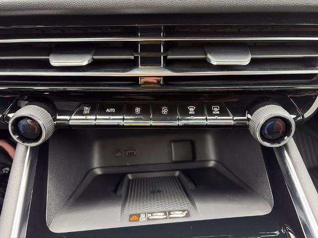 2027 Chevrolet Traverse LT w/2LT