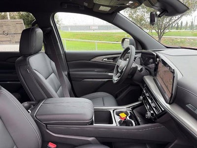 2027 Chevrolet Traverse LT w/2LT