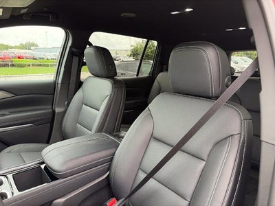2027 Chevrolet Traverse LT w/2LT