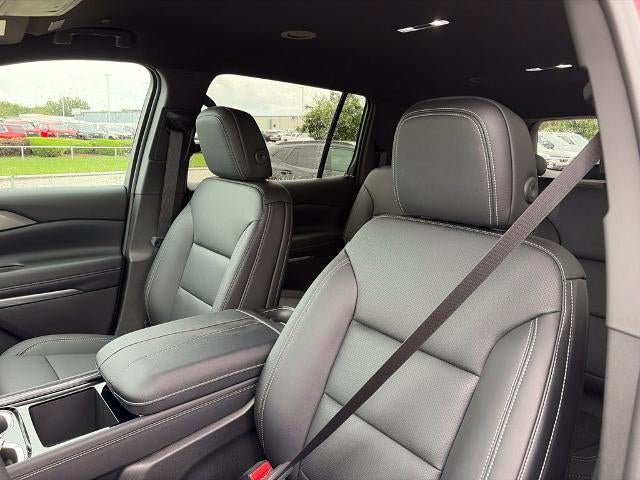 2027 Chevrolet Traverse LT w/2LT