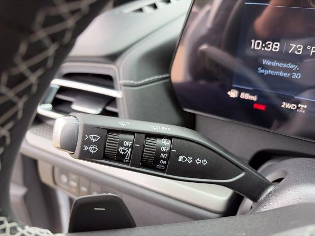 2027 Chevrolet Traverse LT w/2LT