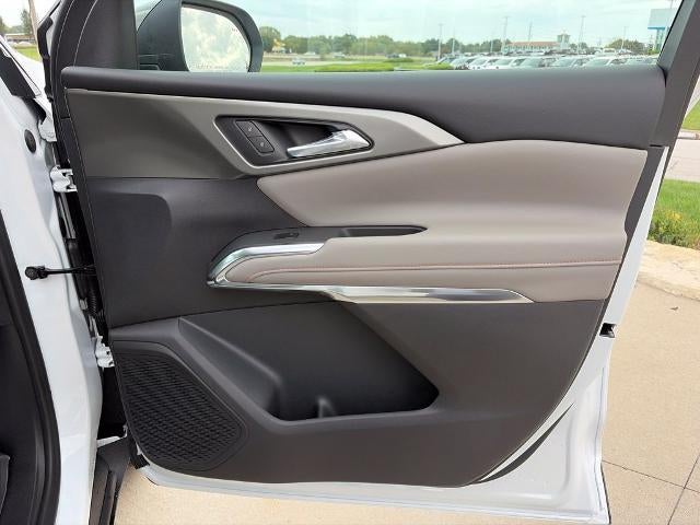 2027 Chevrolet Traverse LT w/2LT