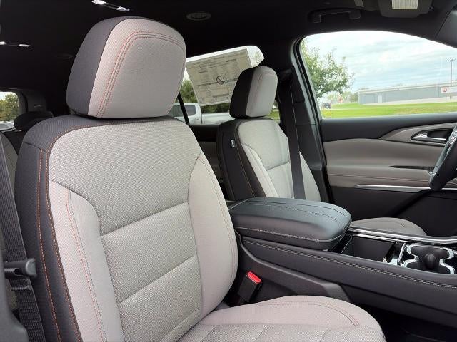 2027 Chevrolet Traverse LT w/2LT