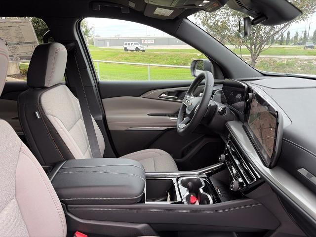 2027 Chevrolet Traverse LT w/2LT