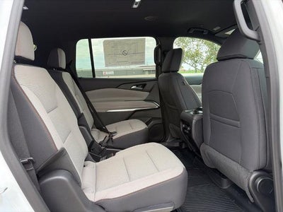 2027 Chevrolet Traverse LT w/2LT