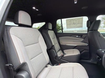 2027 Chevrolet Traverse LT w/2LT