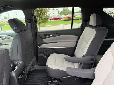2027 Chevrolet Traverse LT w/2LT